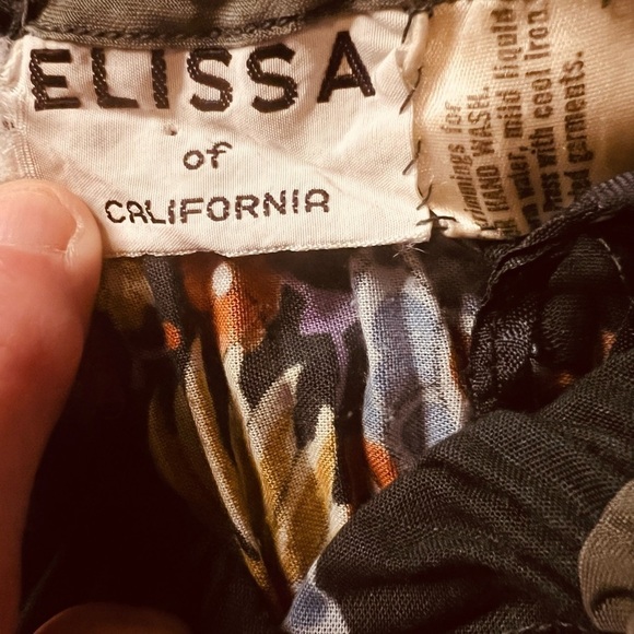 ELISSA OF CALIFORNIA PLEATED FLORAL SKATER SKIRT DARK GREEN - Picture 14 of 14